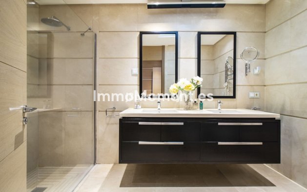 Resale - Apartment - Benahavís - La Quinta