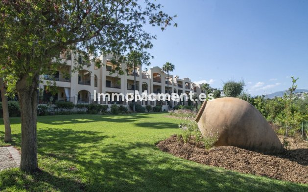 Resale - Apartment - Benahavís - La Quinta