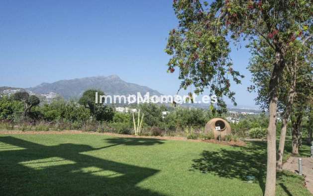 Resale - Apartment - Benahavís - La Quinta