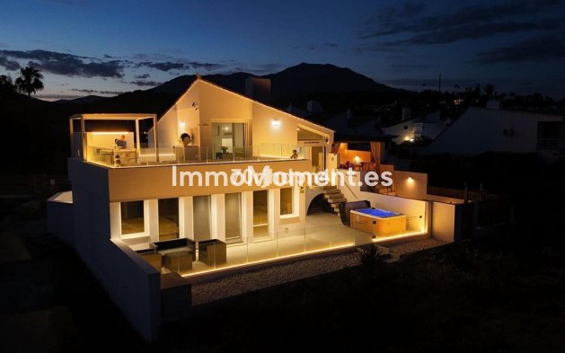 Resale - Detached villa - Estepona - Estepona Centro