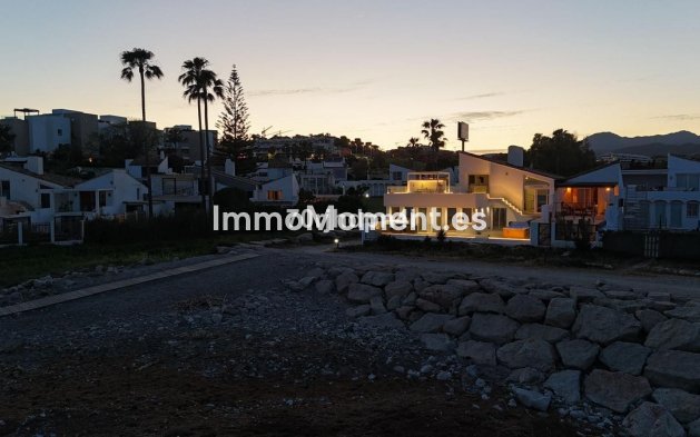 Resale - Detached villa - Estepona - Estepona Centro