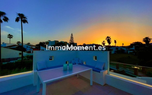 Resale - Detached villa - Estepona - Estepona Centro