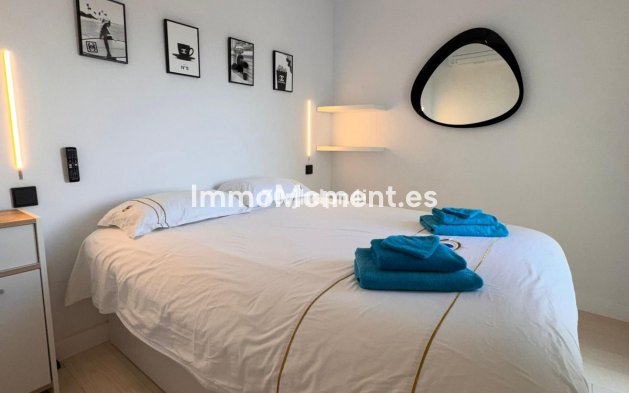 Resale - Detached villa - Estepona - Estepona Centro