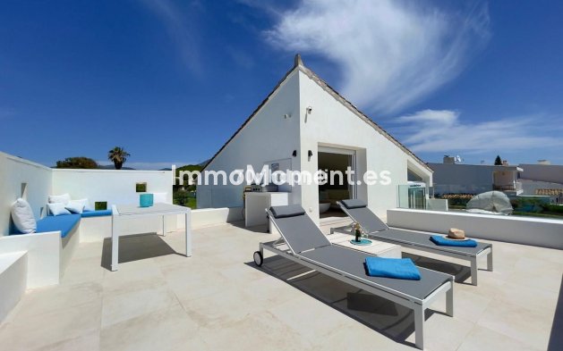 Resale - Detached villa - Estepona - Estepona Centro