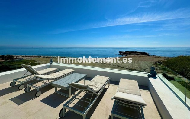 Resale - Detached villa - Estepona - Estepona Centro