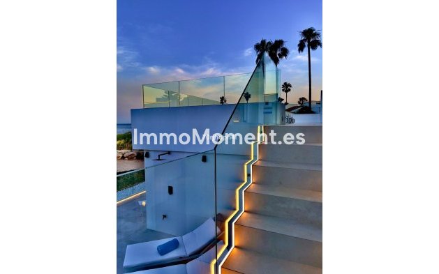 Resale - Detached villa - Estepona - Estepona Centro