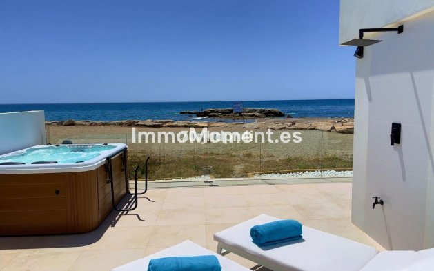Resale - Detached villa - Estepona - Estepona Centro