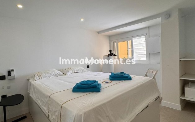 Resale - Detached villa - Estepona - Estepona Centro