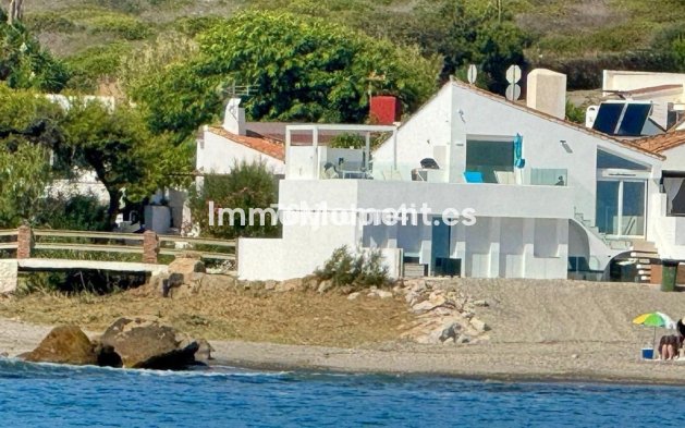 Resale - Detached villa - Estepona - Estepona Centro