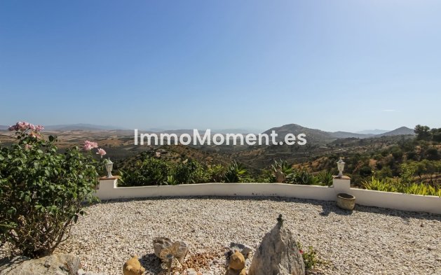 Wiederverkauf - Landhaus -   Inländisch - Guaro