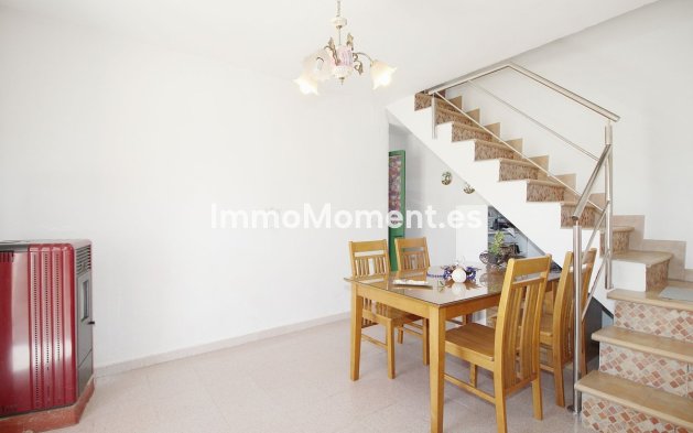 Wiederverkauf - Freistehende Villa -   Inländisch - Coín