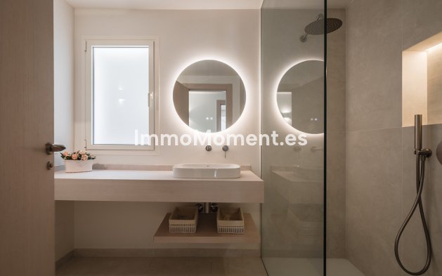 Resale - Detached villa - Marbella - Guadalmina Alta