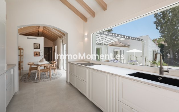 Resale - Detached villa - Marbella - Guadalmina Alta