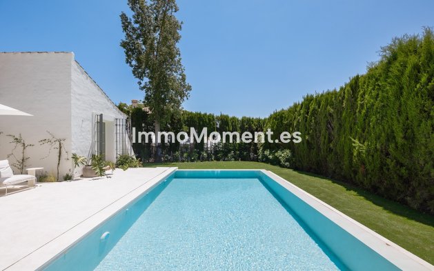 Resale - Detached villa - Marbella - Guadalmina Alta
