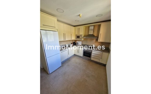 Resale - Apartment - Benahavís - Benahavís Centro