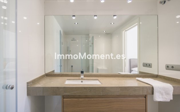 Resale - Apartment - Málaga - Centro Histórico