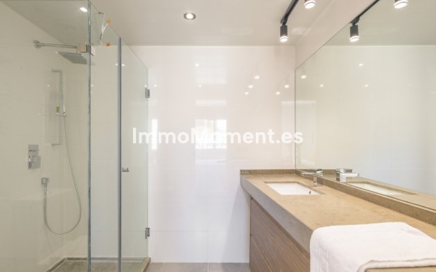 Resale - Apartment - Málaga - Centro Histórico
