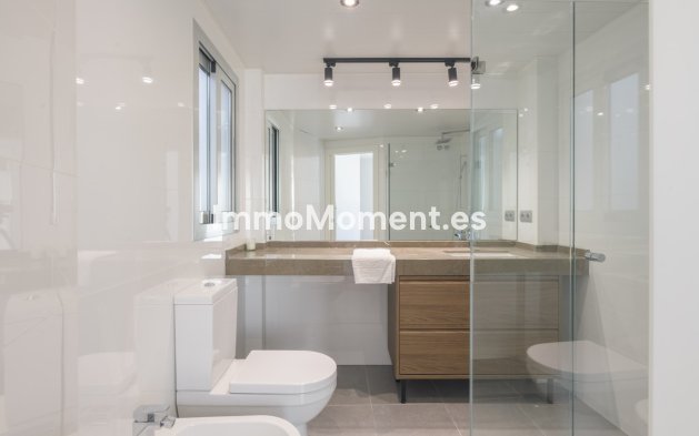 Resale - Apartment - Málaga - Centro Histórico