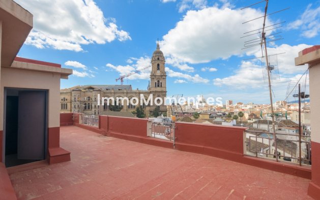 Resale - Apartment - Málaga - Centro Histórico