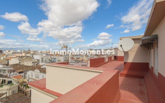 Resale - Apartment - Málaga - Centro Histórico