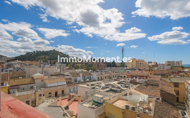 Resale - Apartment - Málaga - Centro Histórico