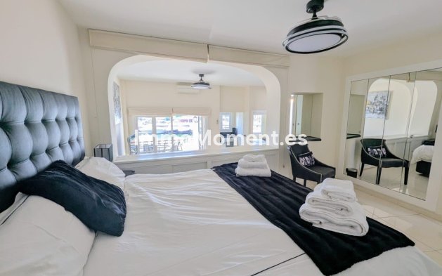 Resale - Apartment - Marbella - Puerto de Cabopino