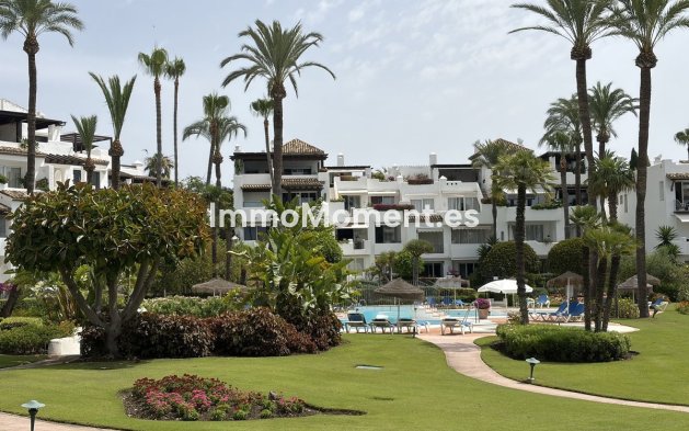 Resale - Apartment - Estepona - Estepona Centro
