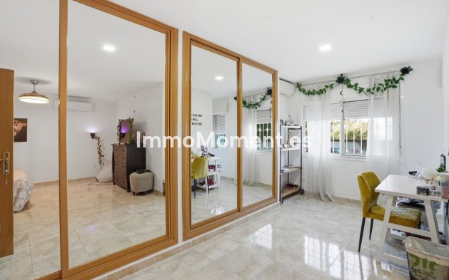 Resale - Detached villa - Benalmadena - Benalmadena Centro
