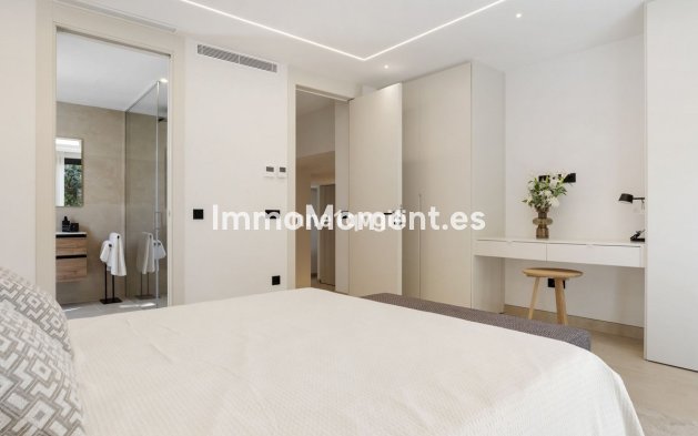 Resale - Detached villa - Marbella - Guadalmina Alta