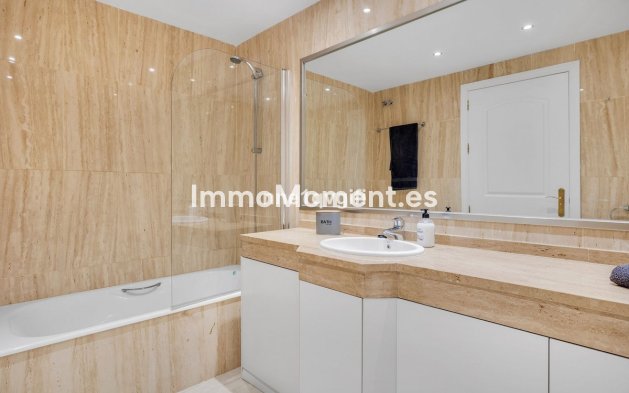 Resale - Apartment - Marbella - Elviria