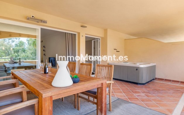 Resale - Apartment - Marbella - Elviria