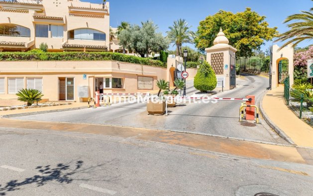 Resale - Apartment - Marbella - Elviria