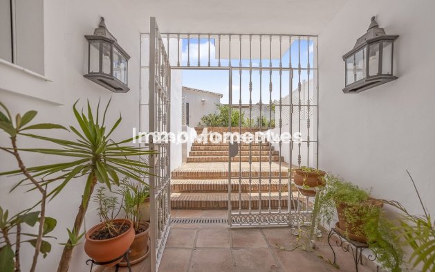 Resale - Detached villa - Estepona - Estepona Centro