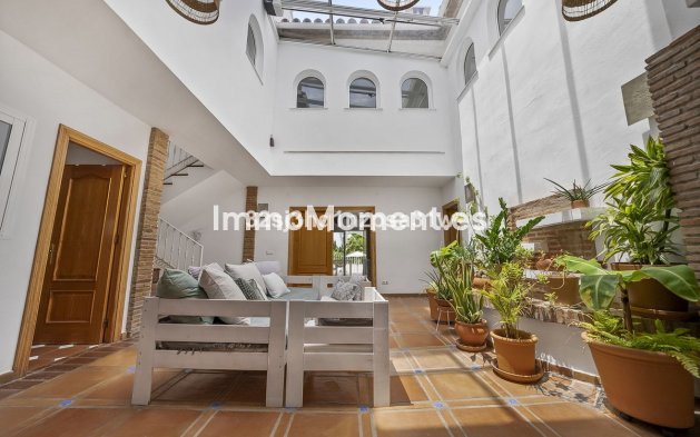 Resale - Detached villa - Estepona - Estepona Centro