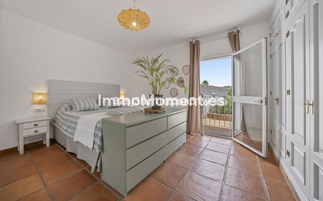 Resale - Detached villa - Estepona - Estepona Centro