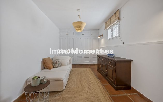 Resale - Detached villa - Estepona - Estepona Centro