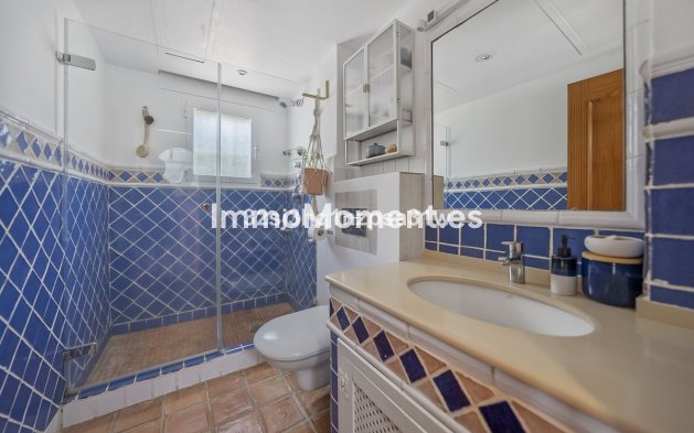Resale - Detached villa - Estepona - Estepona Centro