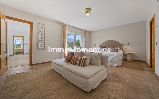 Resale - Detached villa - Estepona - Estepona Centro