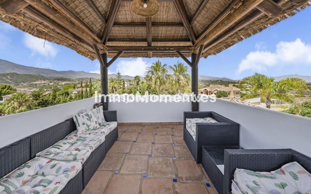 Resale - Detached villa - Estepona - Estepona Centro