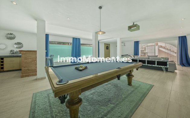 Resale - Detached villa - Estepona - Estepona Centro