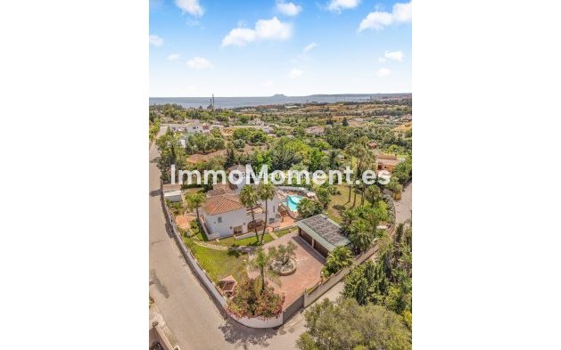 Resale - Detached villa - Estepona - Estepona Centro