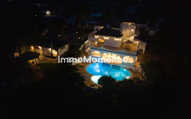 Resale - Detached villa - Estepona - Estepona Centro