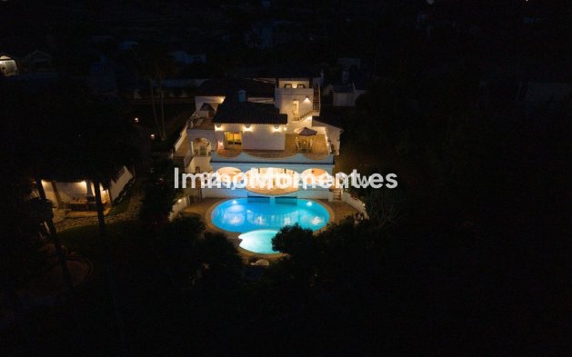 Resale - Detached villa - Estepona - Estepona Centro