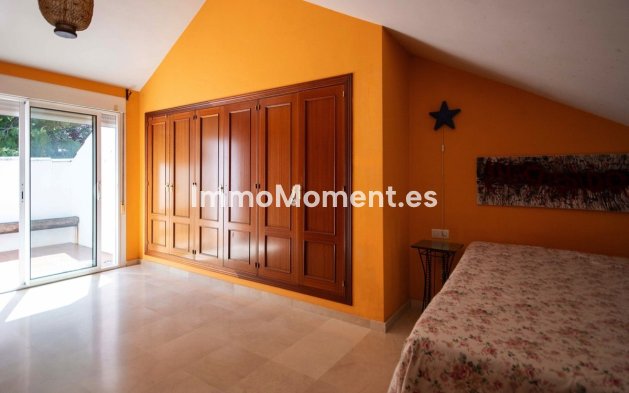 Resale - Townhouse - Estepona - Estepona Centro