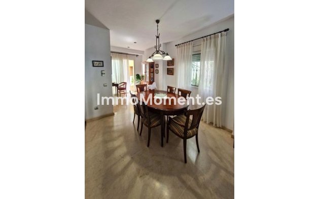 Resale - Townhouse - Estepona - Estepona Centro