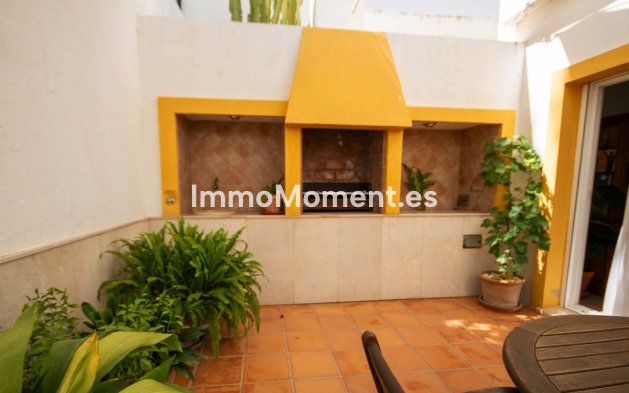 Resale - Townhouse - Estepona - Estepona Centro