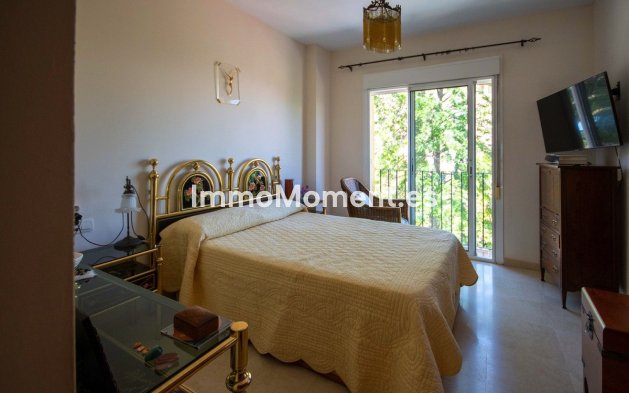 Resale - Townhouse - Estepona - Estepona Centro