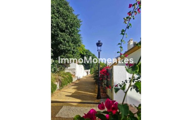 Resale - Townhouse - Estepona - Estepona Centro
