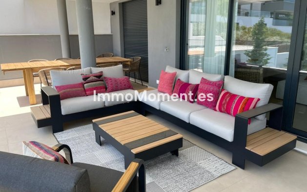 Resale - Apartment - Estepona - Estepona Centro