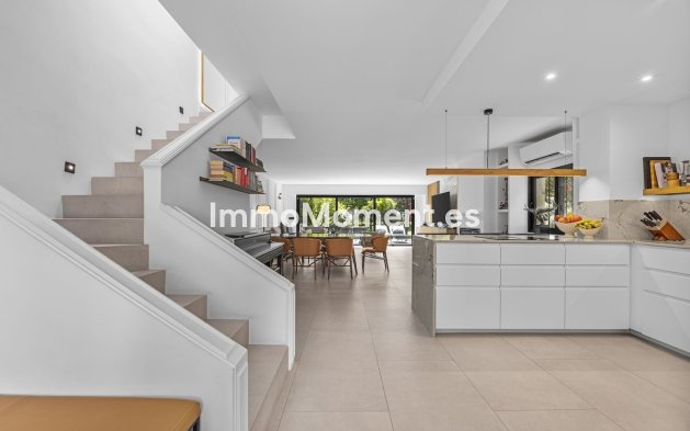 Wiederverkauf - Freistehende Villa - Marbella - Nueva Andalucía